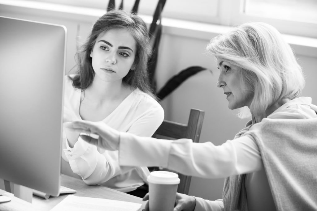 consultants working on laptop